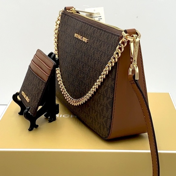 MICHAEL KORS GIFTABLE SHOULDER BAG & CARD HOLDER BOXED SET Brown signature NWT - Picture 8 of 16